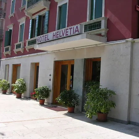 Отель Helvetia 3*